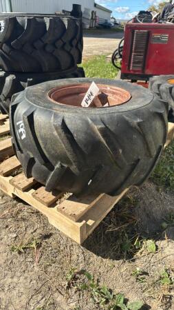 CARLISLE 26X12.00 12 TIRE ON 5 BOLT RIM