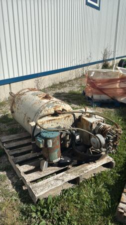 UPRIGHT COMPRESSOR