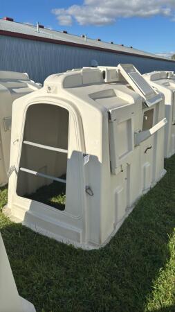 POLY CALF HUTCH