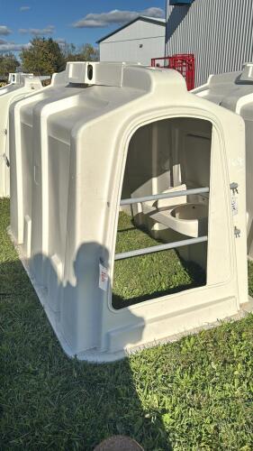 POLY CALF HUTCH