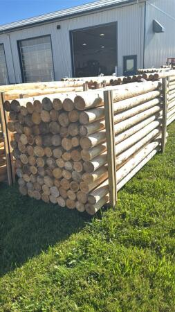 (90) 8FT 4IN CEDAR POSTS