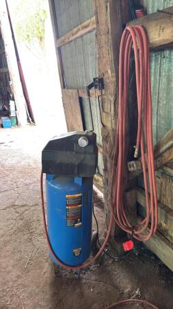 Mastercraft Upright Portable Air Compressor