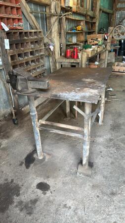30in x 50in Steel Welding Table with Vice