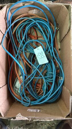 2 Extension Cords and Trouble Light