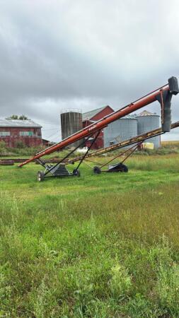 Brandt 852 PTO Auger
