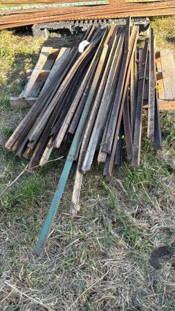 49 Steel T-Posts
