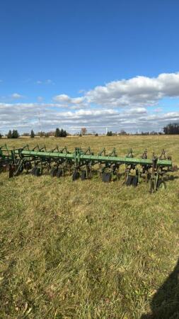 John Deere 6x30 3pth Row Cultivator