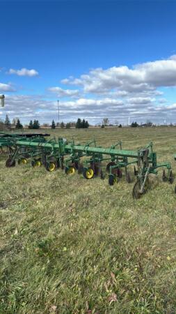 John Deere 6x30 3pth Row Disc