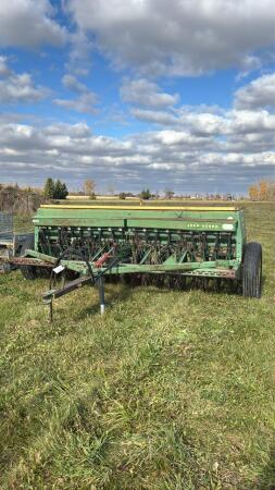 John Deere 8200 18 Run Seed Drill