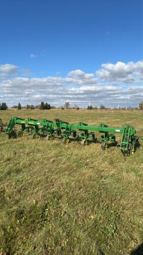 John Deere 6x30 3pth Row Cultivator