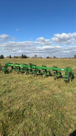 John Deere 6x30 3pth Row Cultivator