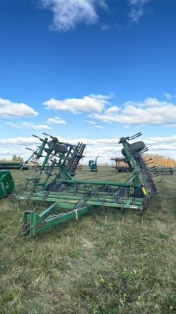 John Deere 960 24ft 6-Bar Cultivator