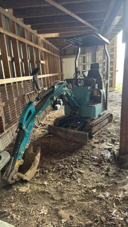 2023 AGT LH15RX Gas Mini Excavator