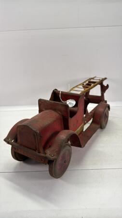 KIDDIES METAL TOYS HOOK & LADDER TRUCK