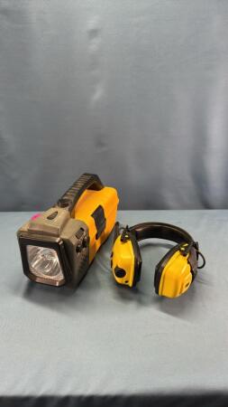 STANLEY PORTABLE RADIO & MINI TOOL BOX