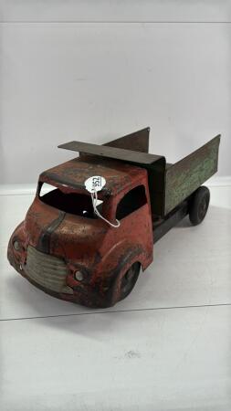 MINNITOY TIN DUMP TRUCK