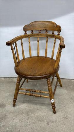ANTIQUE CAPTAINS CHAIR