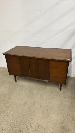 HONDERICH CEDAR CHEST