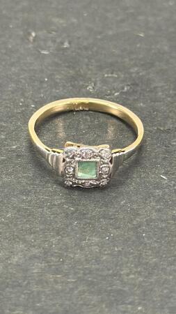 18K YELLOW/WHITE GOLD GREEN QUARTZ & DIAMOND RING