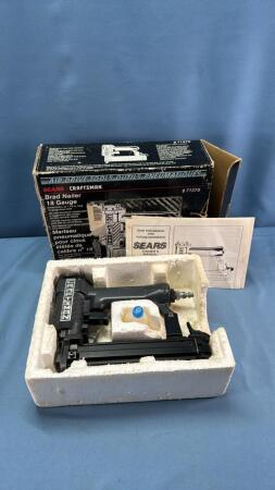 CRAFTSMAN PNEUMATIC 18 GAUGE BRAD NAILER