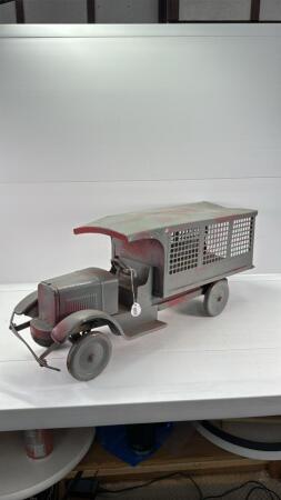 OLD TIN TRUCK