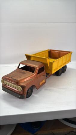 STRUCTO HYDRAULIC TIN DUMP TRUCK