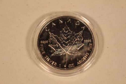 2002 Canadian Maple 1 oz. Pure Silver $5.00 Coin