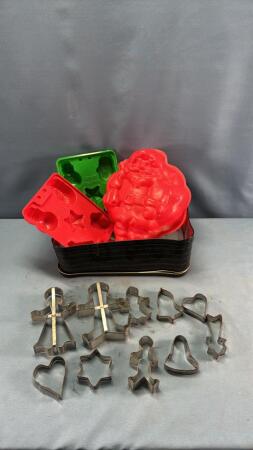 QUANTITY OF COOKIE CUTTERS AND JELLO MOLDS