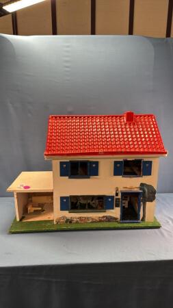 WOODEN DOLL HOUSE