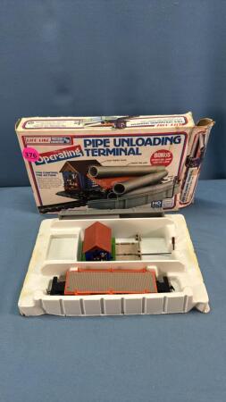 LIFE-LIKE HO SCALE PIPE UNLOADING TERMINAL