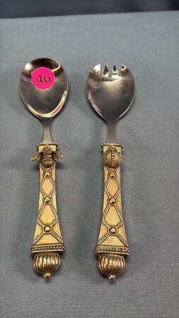PAIR OF SERVING UTENSILS