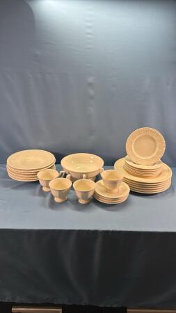 PARTIAL SET OF ROYAL HERITAGE DISHES