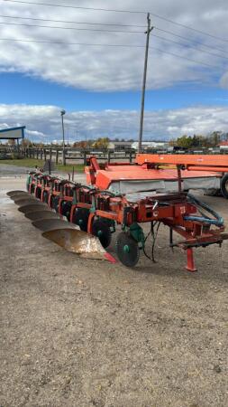 KVERNELAND BB100 7 FURROW SEMI MOUNT PLOW