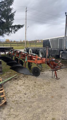 KVERNELAND BC8NR 5 FURROW SEMI MOUNT PLOW