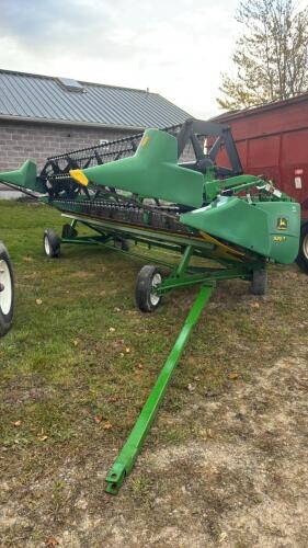 JOHN DEERE 920F 20FT FLEXHEAD ON CART