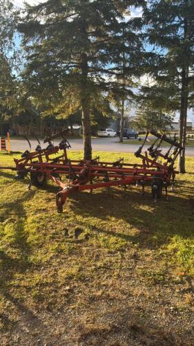 INTERNATIONAL 43 VIBRA-SHANK 18FT CULTIVATOR