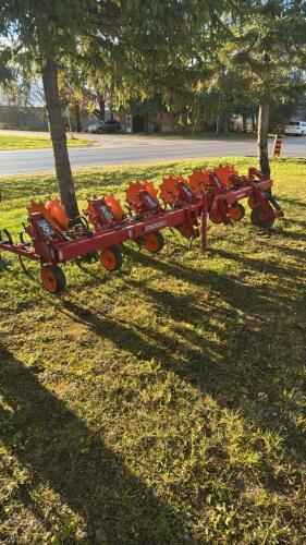 KONGSKILDE VIBRO-CROP 6 ROW 3PTH SCUFFLER