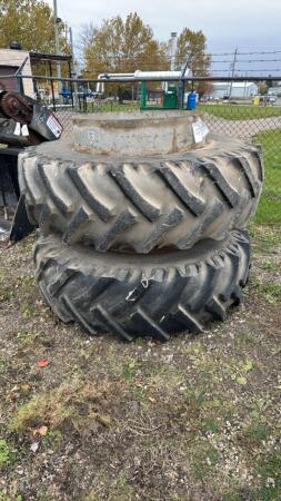 PAIR OF 20.8R38 SNAP-ON DUALS
