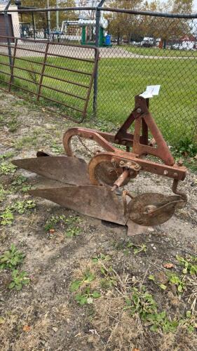 DEARBORN 2 FURROW 3PTH PLOW
