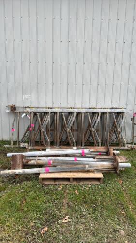 4-SECTIONS OF LOCKING HEAD GATE WITH POSTS