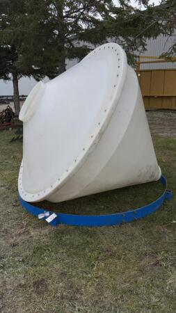 PRAIRIE PRIDE 2.5T POLY BIN WITH FRAME