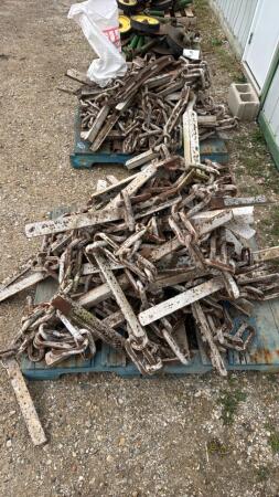 APPROX. 250FT OF CCW STABLE CLEANER CHAIN