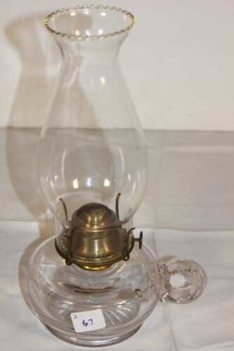 Finger Bracket Oil Lamp