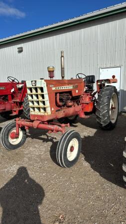 COCKSHUTT 1550 GAS TRACTOR