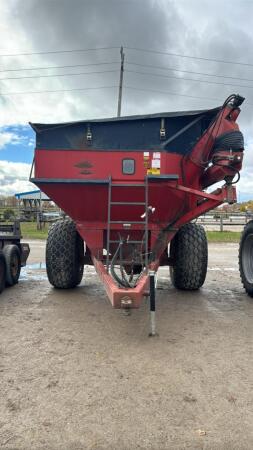 UFT 750 HYDRAULIC DRIVE GRAIN CART