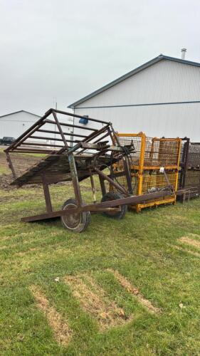 HYDRAULIC HOOF TRIMMING TILT TABLE