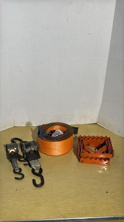 2 Traction Pads, Tow Strap, 2 Ratchet Straps