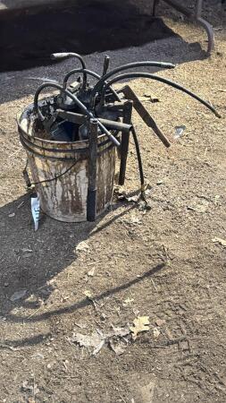 6 Grease Guns