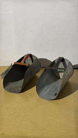 (2) Metal Feed Scoops