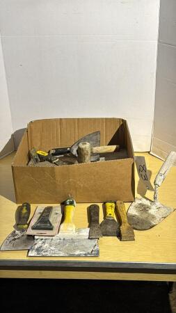 Quantity of Trowels